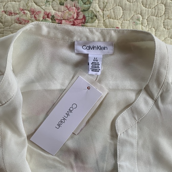 Calvin Klein white button up - Picture 5 of 5